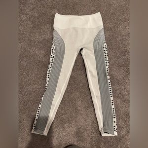 Fabletics Highwaisted Seamless Star Capri
